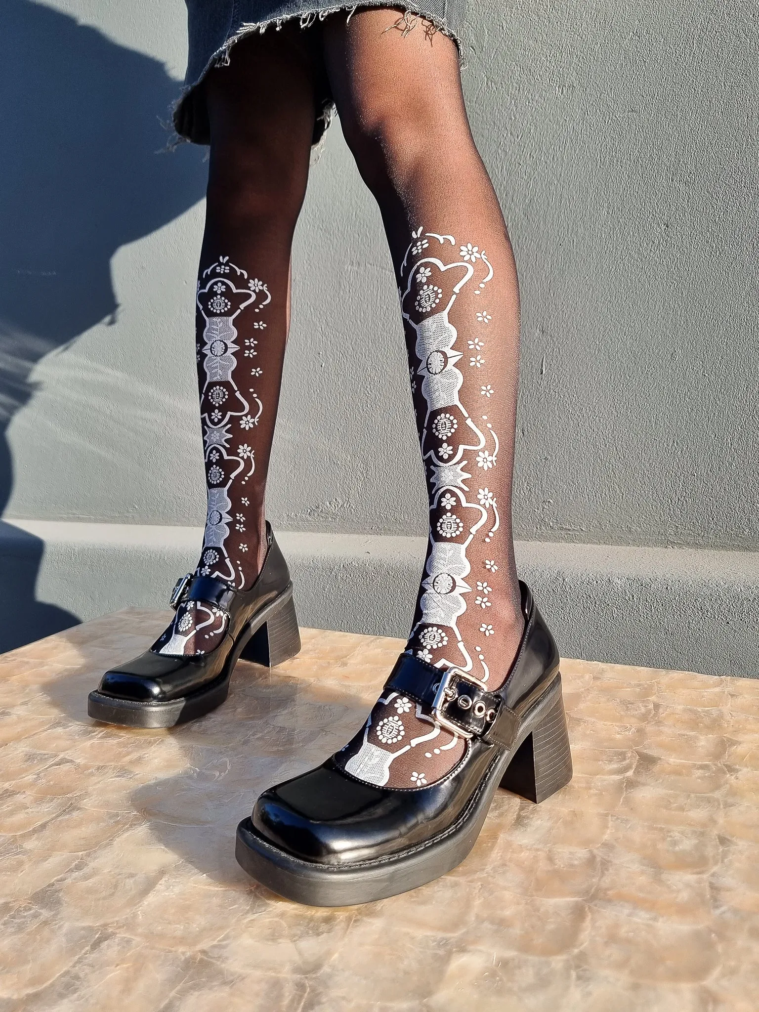 FLORAL LACE STOCKINGS BLACK