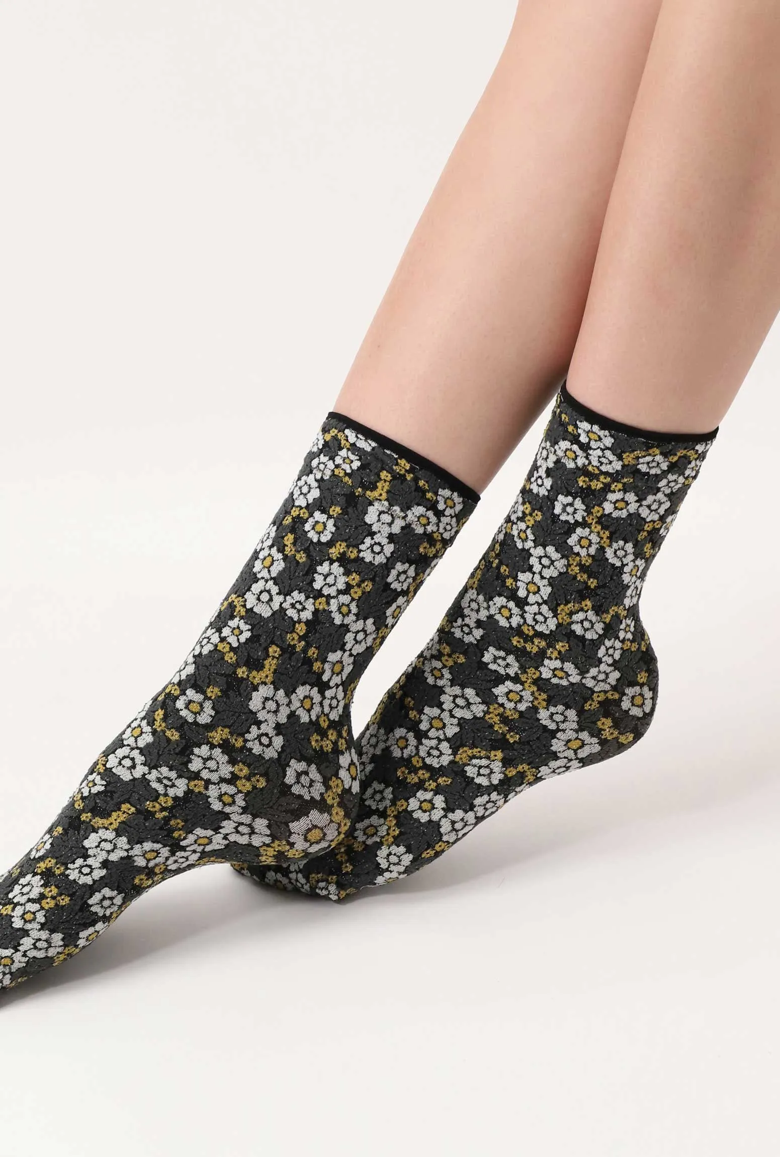 Oroblu Flowery Print Crew Fashion Socks