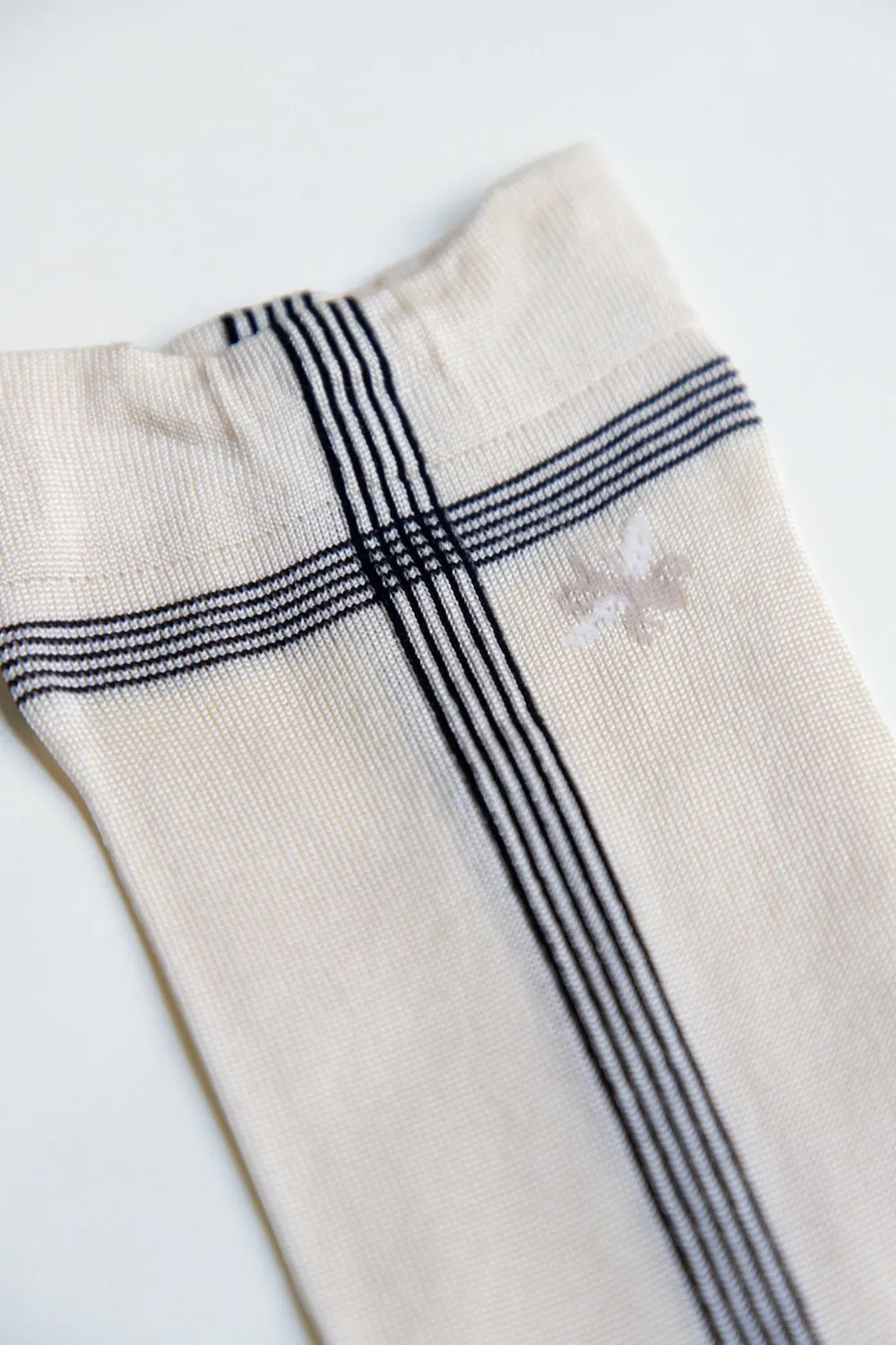 Side line silk socks