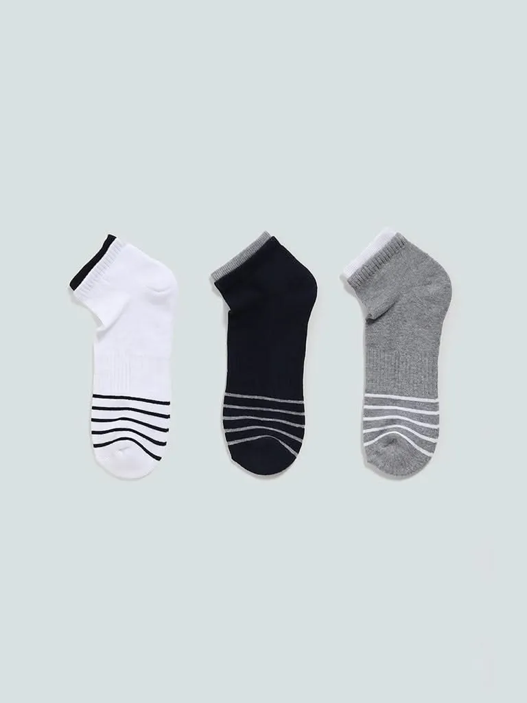 WES Lounge White Trainer Socks - Pack of 3